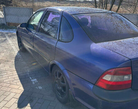 Синий Опель Вектра, объемом двигателя 1.6 л и пробегом 372 тыс. км за 2400 $, фото 6 на Automoto.ua