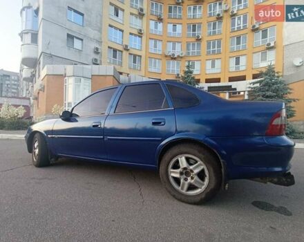 Синий Опель Вектра, объемом двигателя 2 л и пробегом 366 тыс. км за 3100 $, фото 3 на Automoto.ua