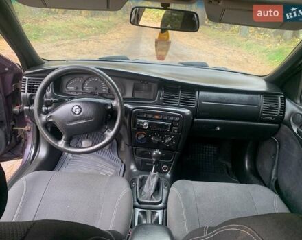 Синій Опель Вектра, об'ємом двигуна 1.8 л та пробігом 209 тис. км за 2650 $, фото 6 на Automoto.ua