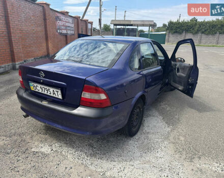 Синій Опель Вектра, об'ємом двигуна 1.8 л та пробігом 246 тис. км за 2100 $, фото 6 на Automoto.ua