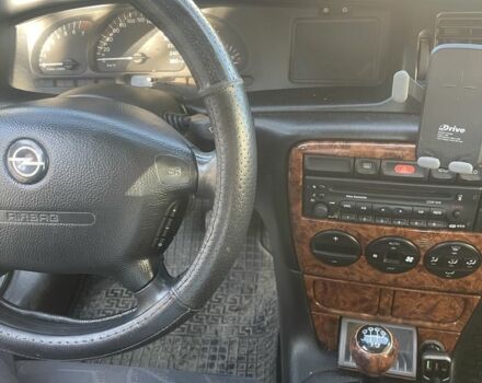 Синий Опель Вектра, объемом двигателя 2 л и пробегом 300 тыс. км за 1800 $, фото 10 на Automoto.ua