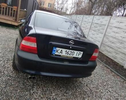 Синий Опель Вектра, объемом двигателя 2 л и пробегом 358 тыс. км за 3000 $, фото 4 на Automoto.ua