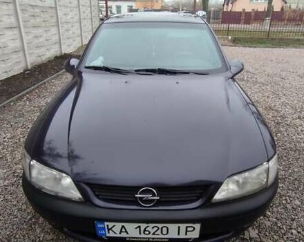 Синий Опель Вектра, объемом двигателя 2 л и пробегом 358 тыс. км за 3000 $, фото 2 на Automoto.ua