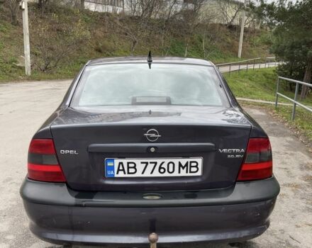 Синий Опель Вектра, объемом двигателя 2 л и пробегом 300 тыс. км за 1800 $, фото 2 на Automoto.ua