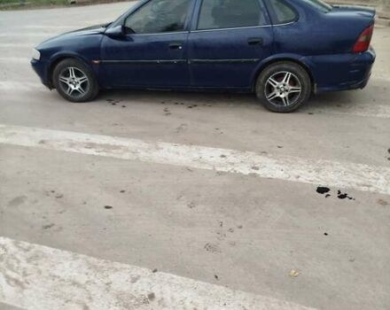 Синий Опель Вектра, объемом двигателя 1.59 л и пробегом 350 тыс. км за 1600 $, фото 6 на Automoto.ua