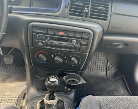 Синій Опель Вектра, об'ємом двигуна 1.8 л та пробігом 247 тис. км за 1999 $, фото 2 на Automoto.ua