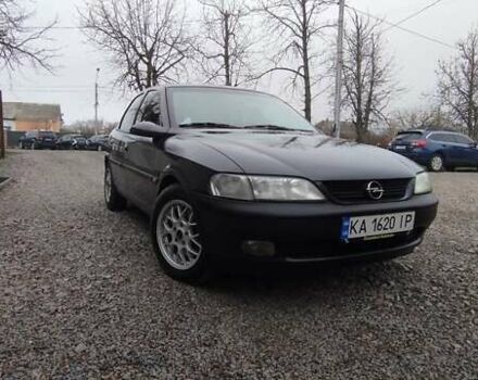 Синий Опель Вектра, объемом двигателя 2 л и пробегом 358 тыс. км за 3000 $, фото 1 на Automoto.ua