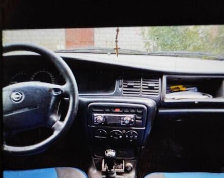 Синий Опель Вектра, объемом двигателя 1.8 л и пробегом 270 тыс. км за 2000 $, фото 2 на Automoto.ua