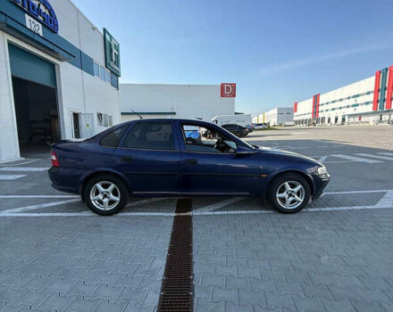 Синий Опель Вектра, объемом двигателя 1.6 л и пробегом 177 тыс. км за 2800 $, фото 3 на Automoto.ua