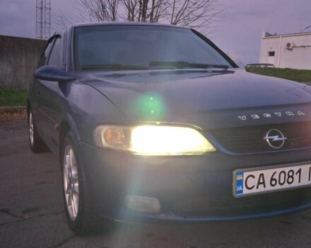 Синий Опель Вектра, объемом двигателя 1.8 л и пробегом 340 тыс. км за 2350 $, фото 9 на Automoto.ua