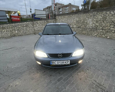 Синий Опель Вектра, объемом двигателя 2 л и пробегом 350 тыс. км за 1700 $, фото 1 на Automoto.ua