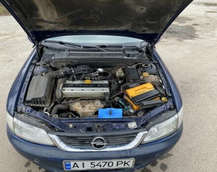 Синий Опель Вектра, объемом двигателя 1.8 л и пробегом 100 тыс. км за 1750 $, фото 12 на Automoto.ua