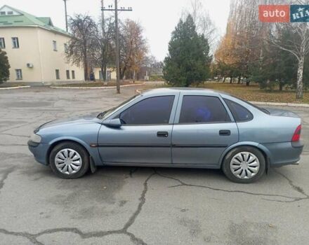 Синий Опель Вектра, объемом двигателя 1.6 л и пробегом 300 тыс. км за 2750 $, фото 3 на Automoto.ua