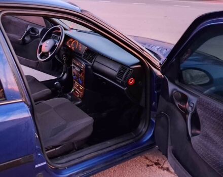 Синий Опель Вектра, объемом двигателя 1.8 л и пробегом 340 тыс. км за 2350 $, фото 14 на Automoto.ua