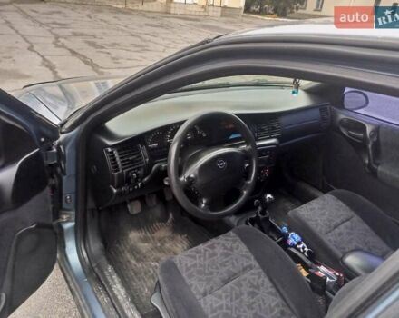 Синий Опель Вектра, объемом двигателя 1.6 л и пробегом 300 тыс. км за 2750 $, фото 9 на Automoto.ua