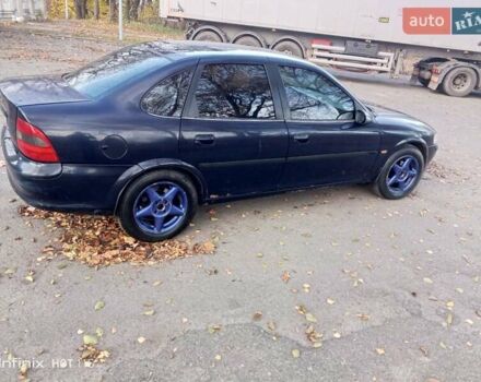 Синий Опель Вектра, объемом двигателя 1.8 л и пробегом 350 тыс. км за 1550 $, фото 10 на Automoto.ua
