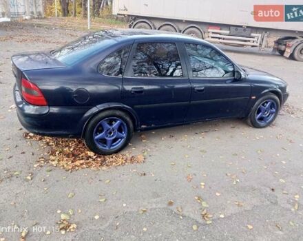 Синий Опель Вектра, объемом двигателя 1.8 л и пробегом 350 тыс. км за 1550 $, фото 4 на Automoto.ua