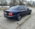 Синий Опель Вектра, объемом двигателя 2 л и пробегом 300 тыс. км за 1600 $, фото 2 на Automoto.ua