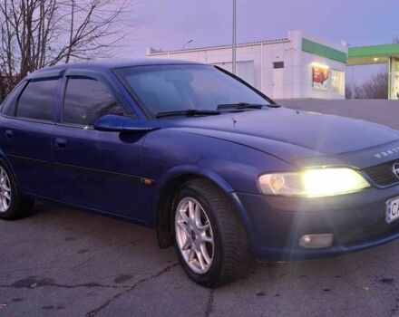 Синий Опель Вектра, объемом двигателя 1.8 л и пробегом 340 тыс. км за 2350 $, фото 6 на Automoto.ua