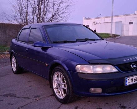 Синий Опель Вектра, объемом двигателя 1.8 л и пробегом 340 тыс. км за 2350 $, фото 2 на Automoto.ua