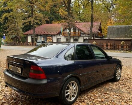 Синий Опель Вектра, объемом двигателя 1.8 л и пробегом 479 тыс. км за 1600 $, фото 5 на Automoto.ua