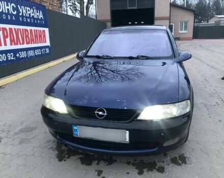 Синій Опель Вектра, об'ємом двигуна 2 л та пробігом 390 тис. км за 2400 $, фото 4 на Automoto.ua