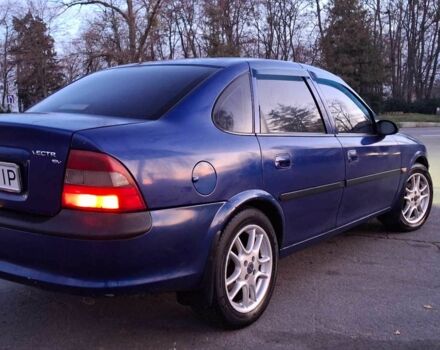 Синий Опель Вектра, объемом двигателя 1.8 л и пробегом 340 тыс. км за 2350 $, фото 10 на Automoto.ua