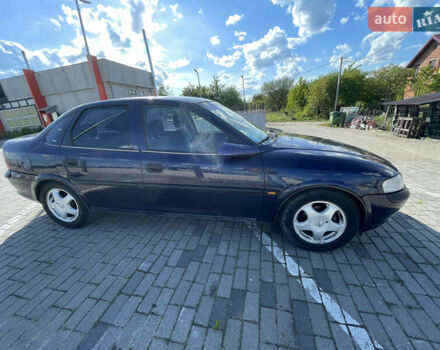 Синий Опель Вектра, объемом двигателя 1.6 л и пробегом 400 тыс. км за 1999 $, фото 4 на Automoto.ua