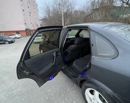 Синий Опель Вектра, объемом двигателя 2 л и пробегом 100 тыс. км за 850 $, фото 6 на Automoto.ua