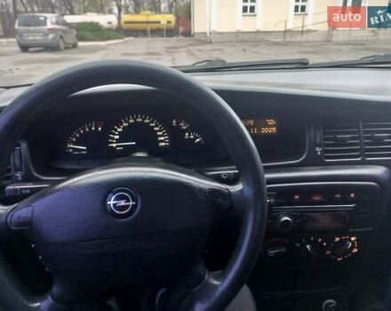 Синий Опель Вектра, объемом двигателя 1.6 л и пробегом 300 тыс. км за 2750 $, фото 10 на Automoto.ua
