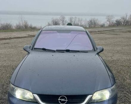 Синий Опель Вектра, объемом двигателя 1.6 л и пробегом 338 тыс. км за 2700 $, фото 4 на Automoto.ua