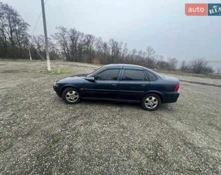 Синий Опель Вектра, объемом двигателя 1.6 л и пробегом 338 тыс. км за 2700 $, фото 1 на Automoto.ua