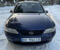 Синий Опель Вектра, объемом двигателя 2 л и пробегом 340 тыс. км за 2500 $, фото 1 на Automoto.ua