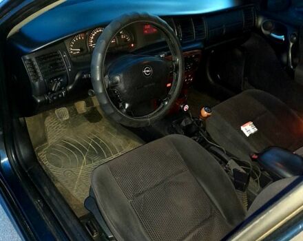 Синий Опель Вектра, объемом двигателя 2 л и пробегом 300 тыс. км за 3500 $, фото 10 на Automoto.ua