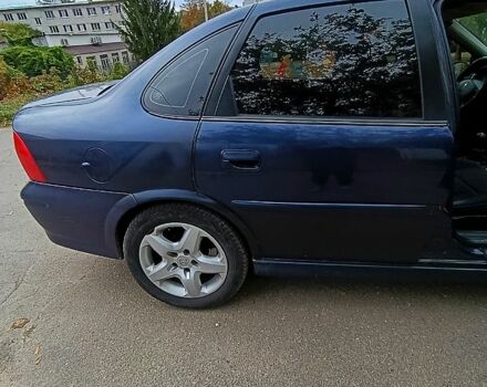 Синій Опель Вектра, об'ємом двигуна 1.8 л та пробігом 320 тис. км за 2500 $, фото 5 на Automoto.ua