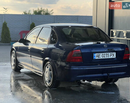 Синий Опель Вектра, объемом двигателя 2 л и пробегом 290 тыс. км за 2450 $, фото 2 на Automoto.ua