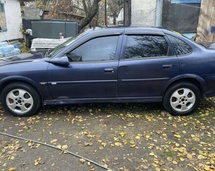 Синий Опель Вектра, объемом двигателя 1.6 л и пробегом 1 тыс. км за 1300 $, фото 3 на Automoto.ua