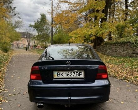 Опель Вектра 2000 в Остоге на Automoto.ua Синий Опель Вектра, объемом двигателя 1.8 л и пробегом 300 тыс. км за 1850 $, фото 3 на Automoto.ua