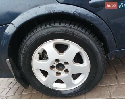 Синий Опель Вектра, объемом двигателя 1.8 л и пробегом 388 тыс. км за 2000 $, фото 9 на Automoto.ua