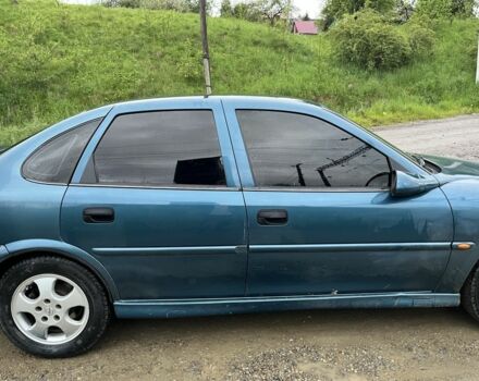 Синий Опель Вектра, объемом двигателя 1.6 л и пробегом 328 тыс. км за 1900 $, фото 3 на Automoto.ua