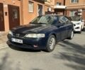 Синий Опель Вектра, объемом двигателя 1.8 л и пробегом 300 тыс. км за 2800 $, фото 1 на Automoto.ua