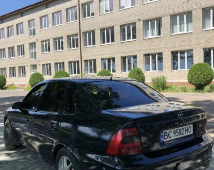Синій Опель Вектра, об'ємом двигуна 2 л та пробігом 320 тис. км за 2400 $, фото 4 на Automoto.ua