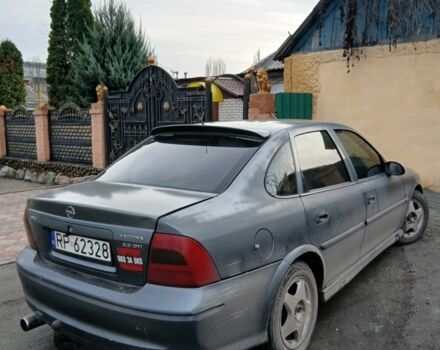 Синій Опель Вектра, об'ємом двигуна 0 л та пробігом 300 тис. км за 800 $, фото 1 на Automoto.ua