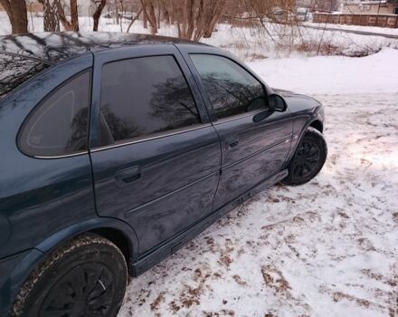 Синій Опель Вектра, об'ємом двигуна 2 л та пробігом 347 тис. км за 2700 $, фото 4 на Automoto.ua