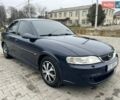 Синий Опель Вектра, объемом двигателя 1.8 л и пробегом 333 тыс. км за 3750 $, фото 3 на Automoto.ua
