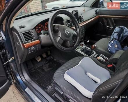 Синий Опель Вектра, объемом двигателя 2 л и пробегом 281 тыс. км за 5000 $, фото 5 на Automoto.ua