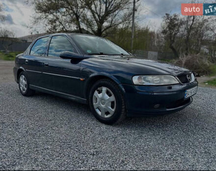 Синій Опель Вектра, об'ємом двигуна 1.6 л та пробігом 318 тис. км за 2900 $, фото 2 на Automoto.ua