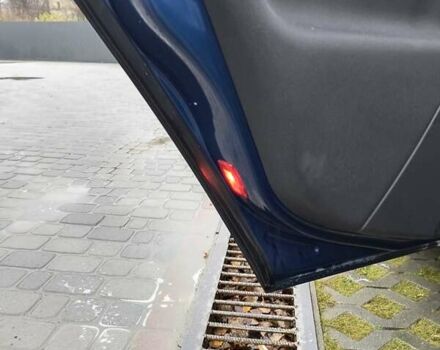 Синий Опель Вектра, объемом двигателя 1.8 л и пробегом 192 тыс. км за 3800 $, фото 11 на Automoto.ua