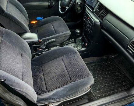 Синий Опель Вектра, объемом двигателя 1.6 л и пробегом 320 тыс. км за 3300 $, фото 12 на Automoto.ua