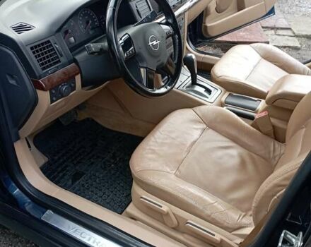 Синий Опель Вектра, объемом двигателя 2.2 л и пробегом 270 тыс. км за 5000 $, фото 4 на Automoto.ua